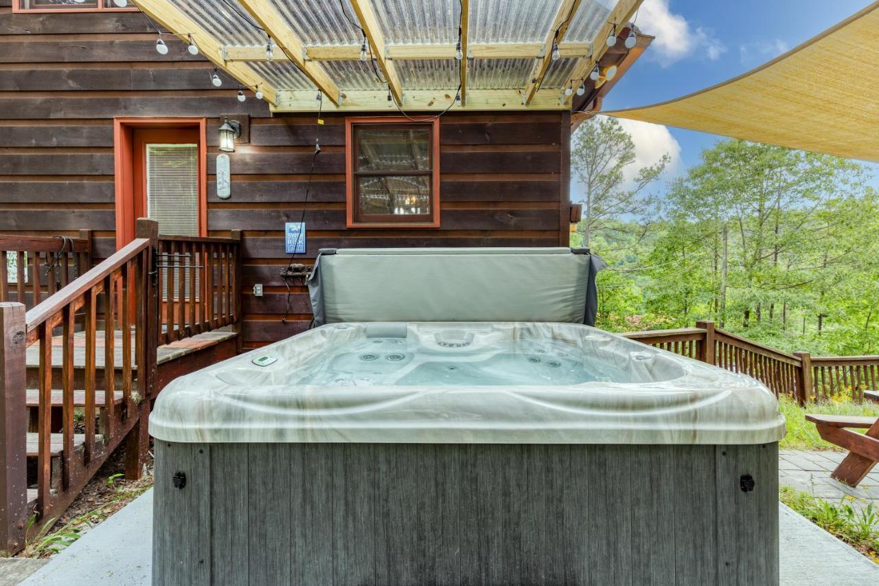Trout N' About Your Blue Ridge Mountains Retreat, Hot Tub + Game Room! Ellijay Dış mekan fotoğraf