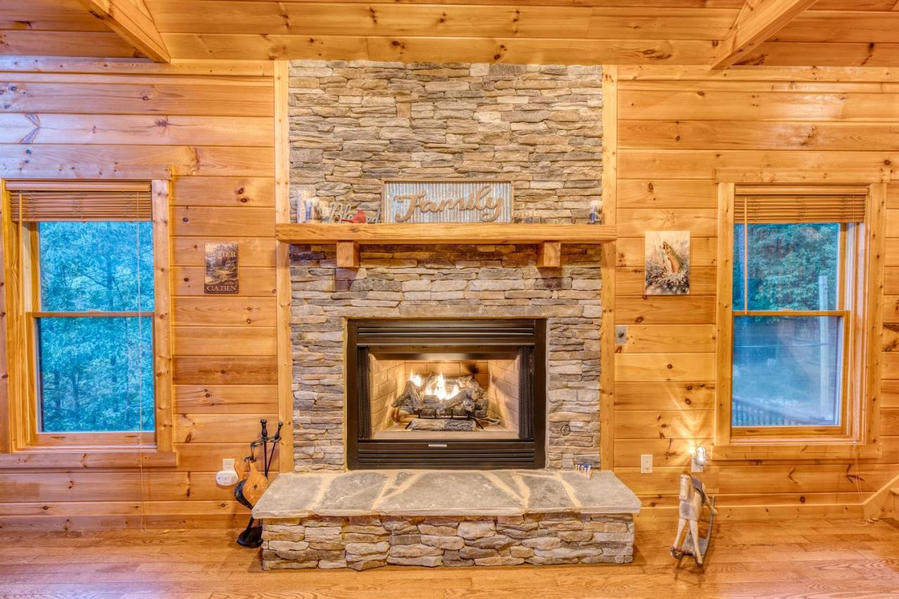 Trout N' About Your Blue Ridge Mountains Retreat, Hot Tub + Game Room! Ellijay Dış mekan fotoğraf