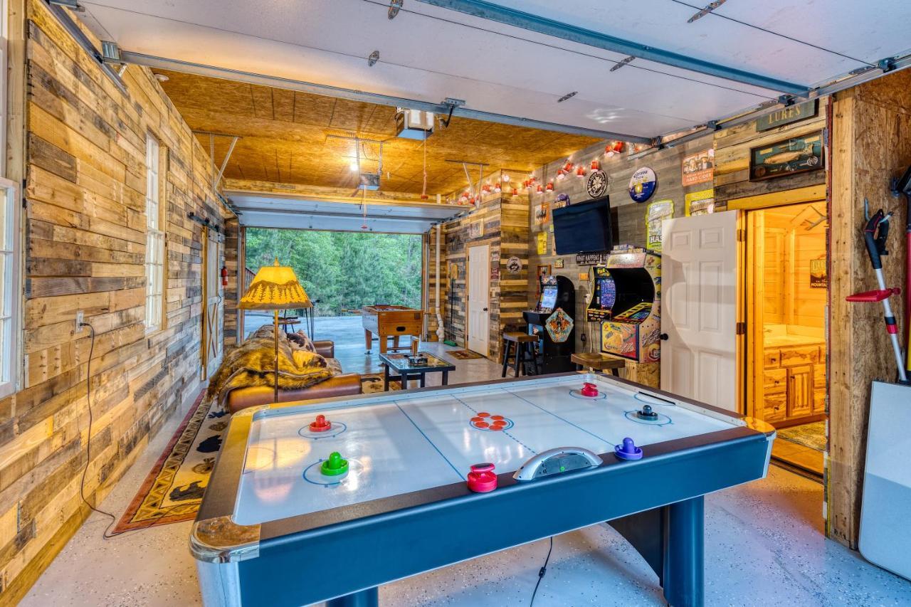 Trout N' About Your Blue Ridge Mountains Retreat, Hot Tub + Game Room! Ellijay Dış mekan fotoğraf