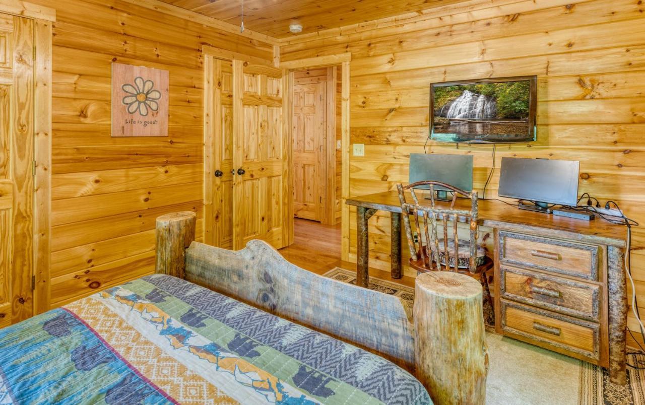 Trout N' About Your Blue Ridge Mountains Retreat, Hot Tub + Game Room! Ellijay Dış mekan fotoğraf