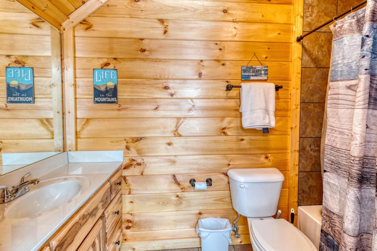 Trout N' About Your Blue Ridge Mountains Retreat, Hot Tub + Game Room! Ellijay Dış mekan fotoğraf