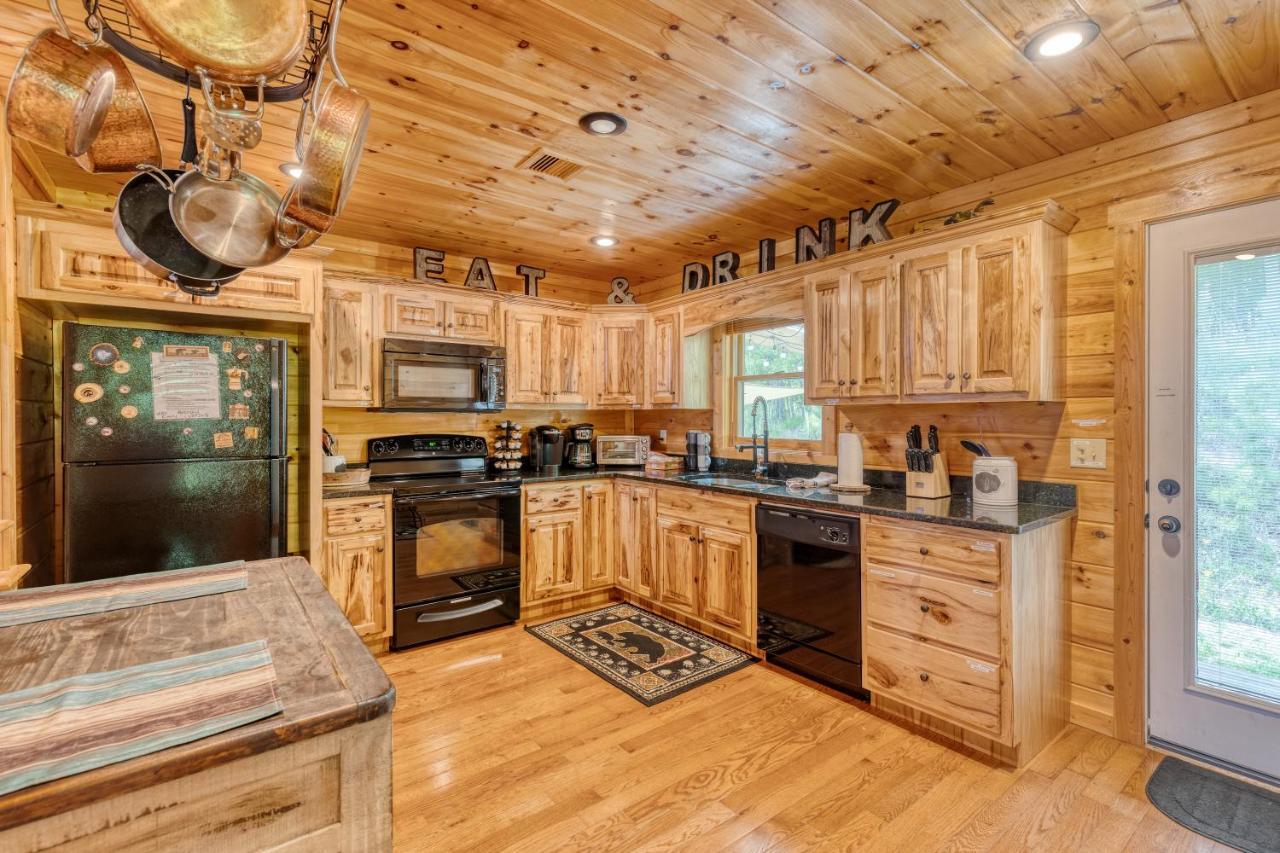 Trout N' About Your Blue Ridge Mountains Retreat, Hot Tub + Game Room! Ellijay Dış mekan fotoğraf